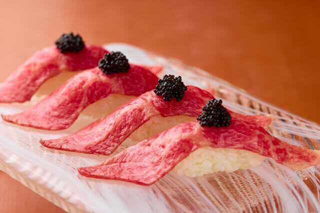 キャビアと松阪牛の炙り寿司